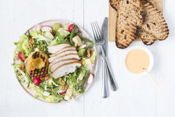 Zomerse salade met gerookte kip - RECEPT AANPASSEN