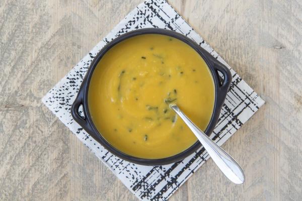 Linzensoep met zoete aardappel