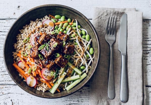 Nieuw: Healthy Teriyaki Tempeh bowl